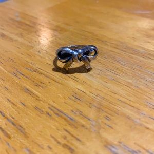 Retired James Avery Bow Ring